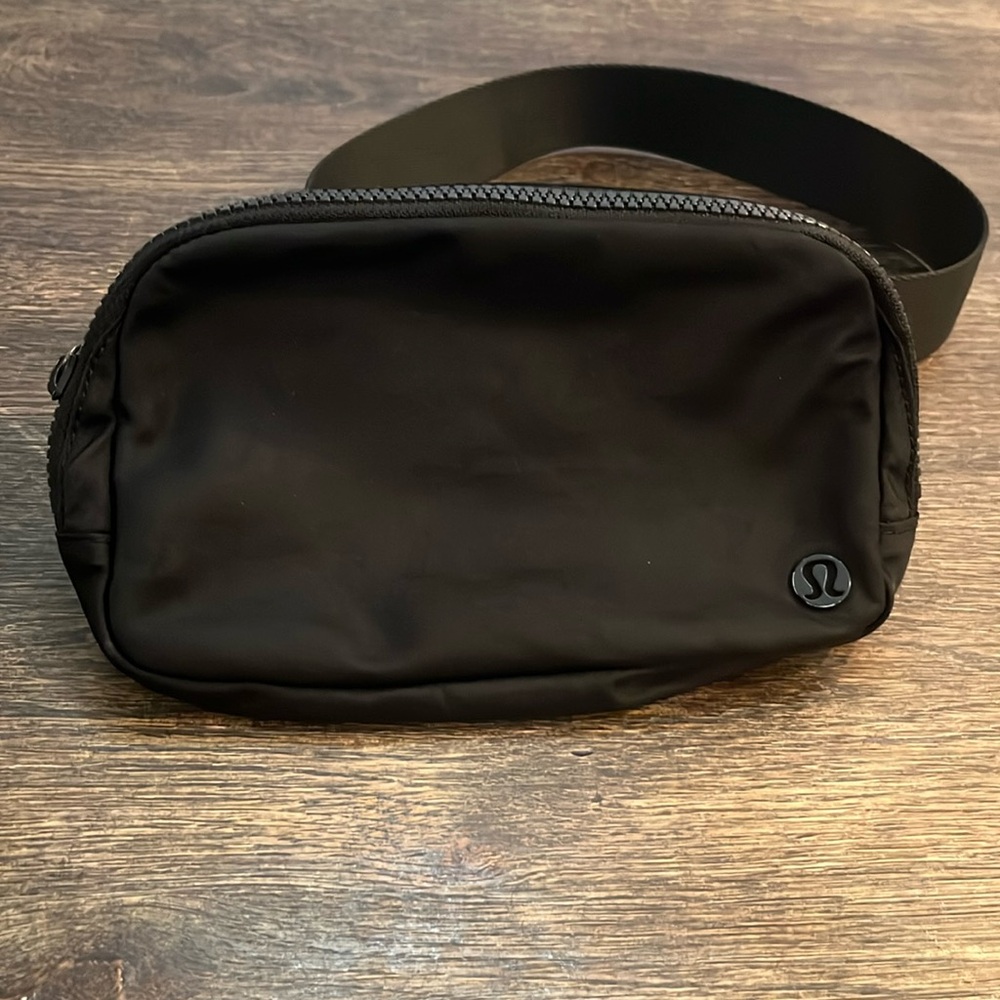 Lululemon crossbody bag